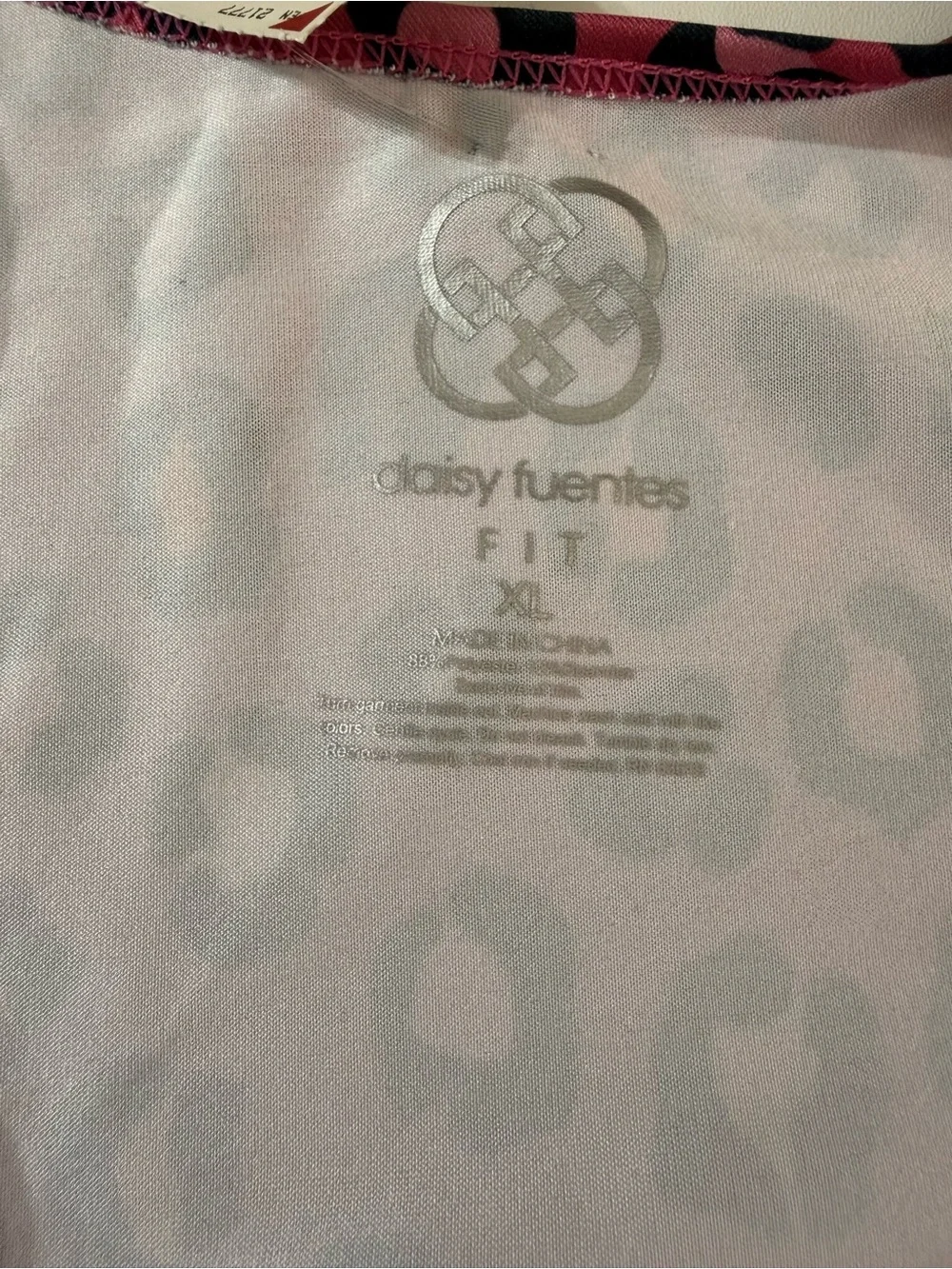 Daisy Fuentes Women's Pink Leopard Print Sports Bra & bike shorts XL